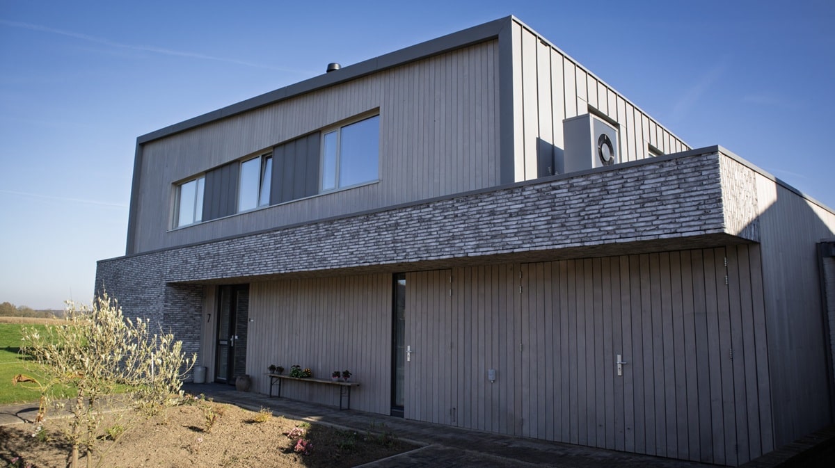 Populieren gevelbekleding woning Grubbenvorst
